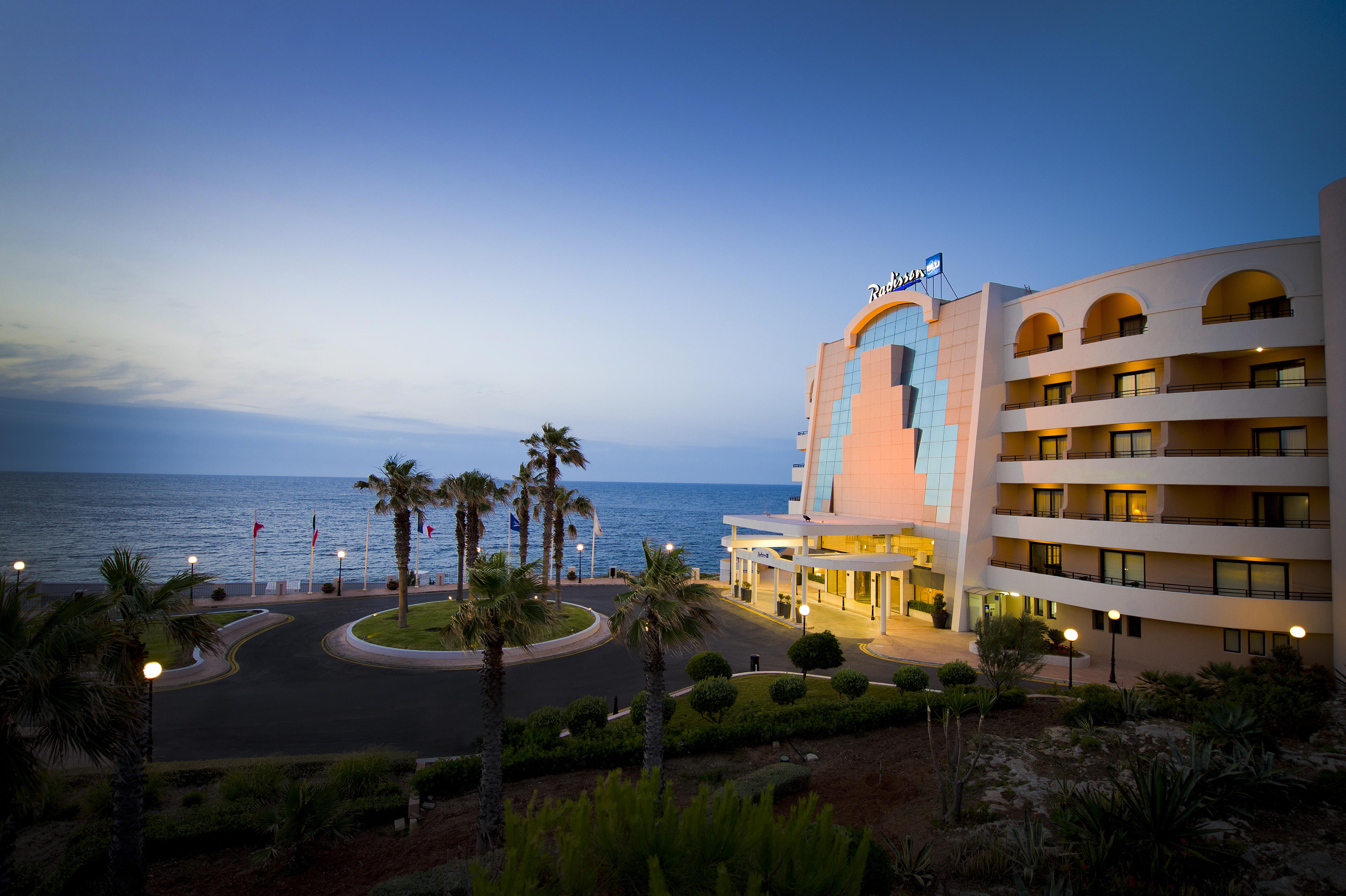 Radisson Blu Resort, Malta St. Julian'S Esterno foto The Grand Hotel