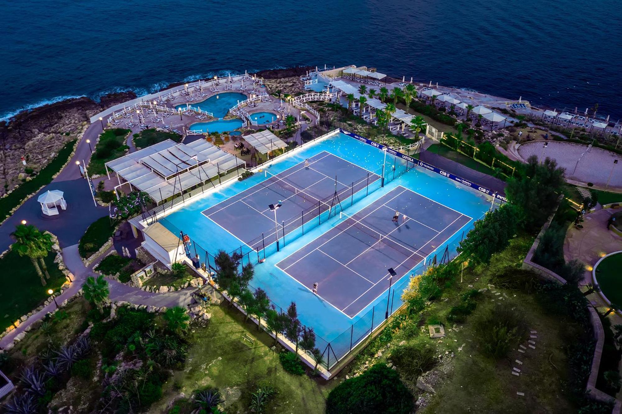 Radisson Blu Resort, Malta St. Julian'S Esterno foto Tennis Club