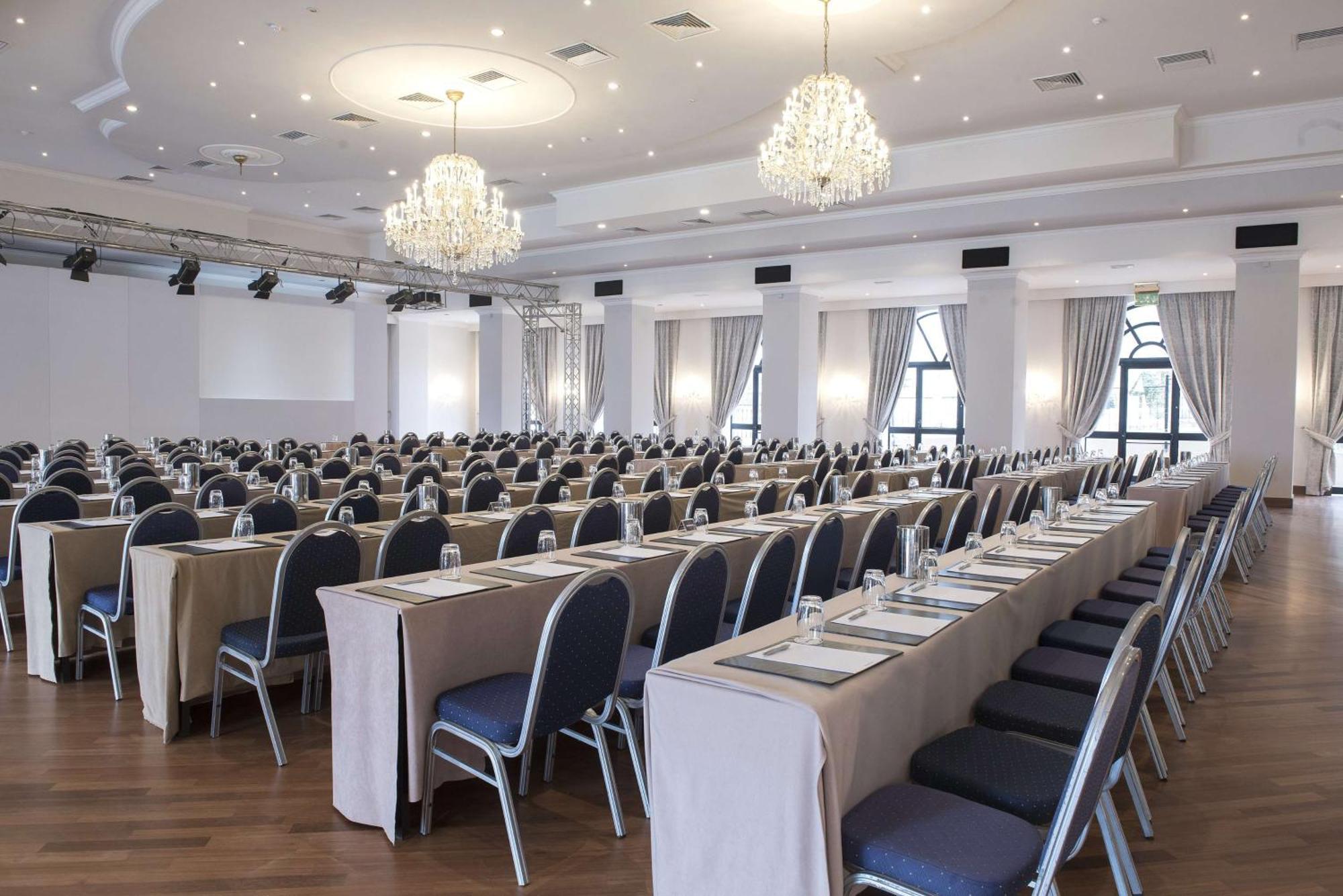 Radisson Blu Resort, Malta St. Julian'S Esterno foto The main conference hall