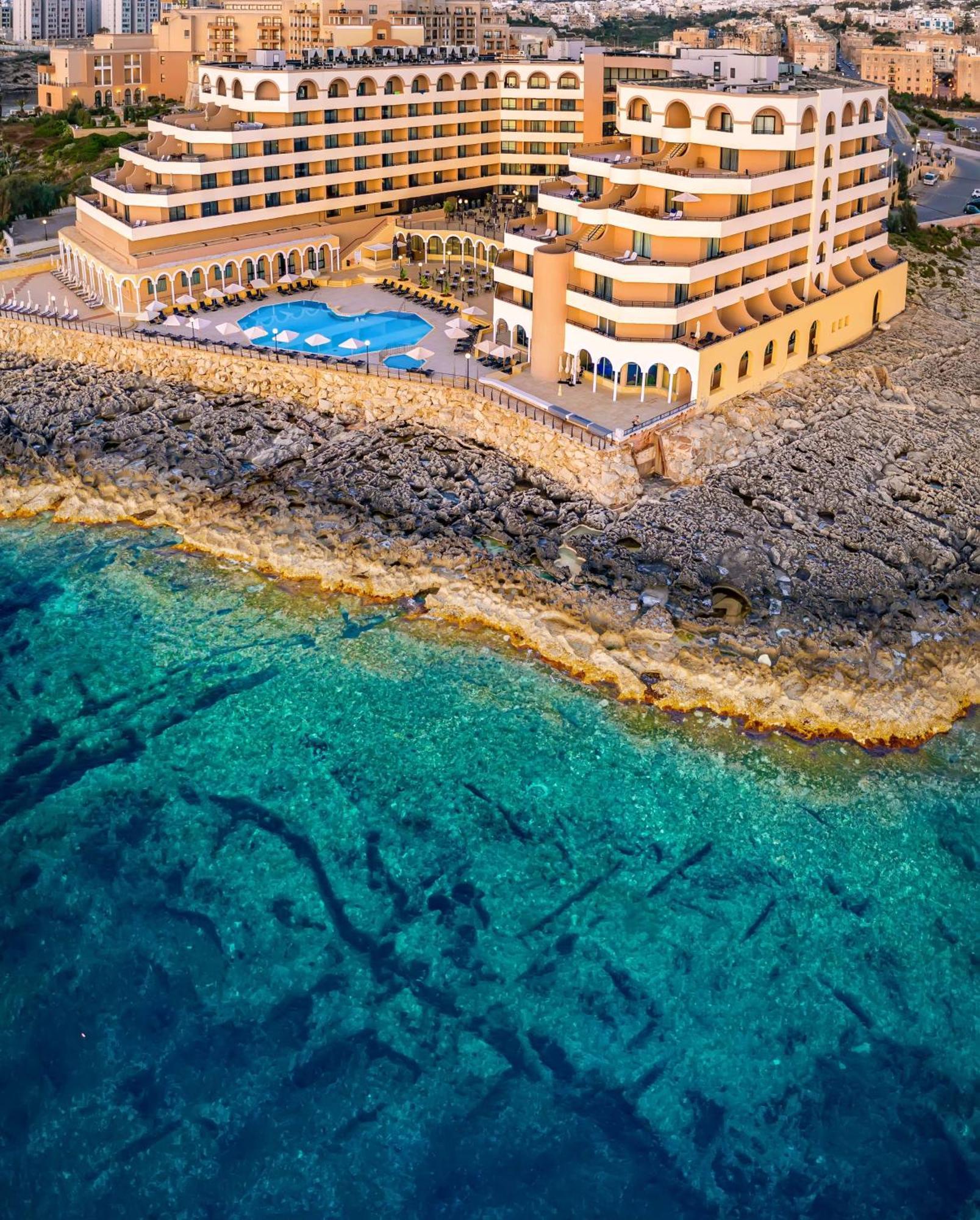 Radisson Blu Resort, Malta St. Julian'S Esterno foto The Bay of the Blue Grotto