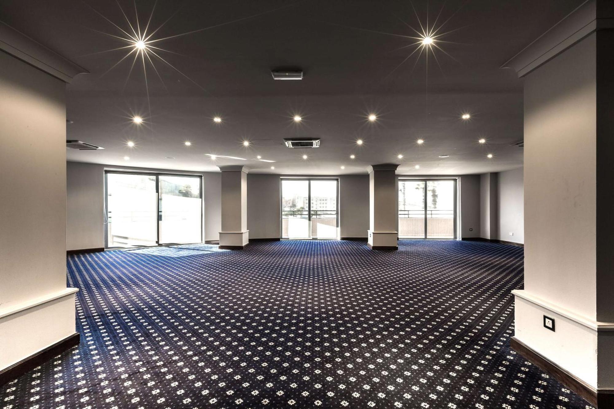 Radisson Blu Resort, Malta St. Julian'S Esterno foto The interior of the hotel